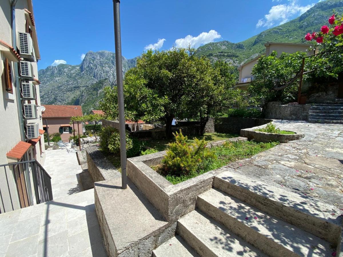 Apartments Mezini 11 Котор Екстер'єр фото