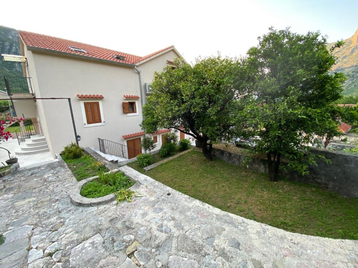 Apartments Mezini 11 Котор Екстер'єр фото