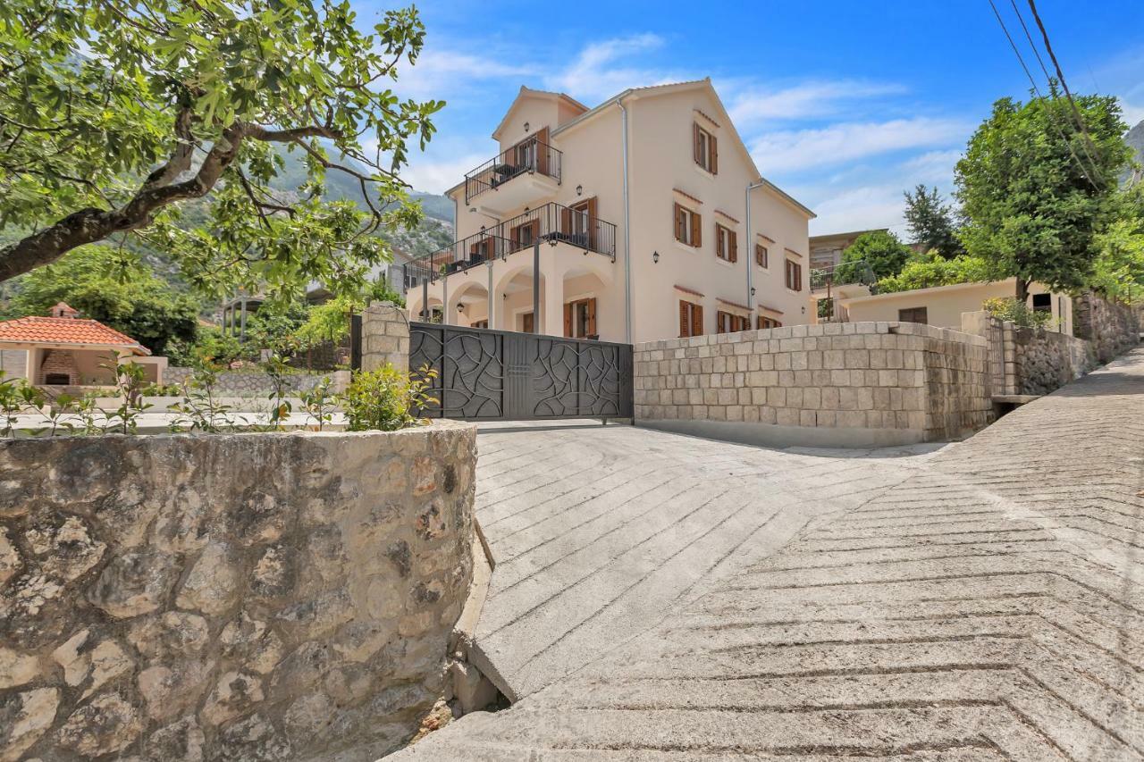 Apartments Mezini 11 Котор Екстер'єр фото