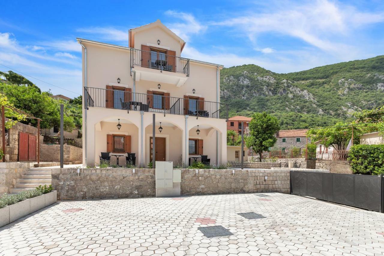 Apartments Mezini 11 Котор Екстер'єр фото