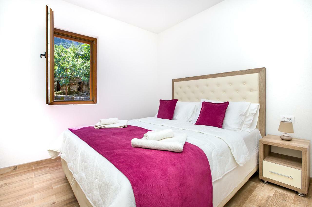 Apartments Mezini 11 Котор Екстер'єр фото