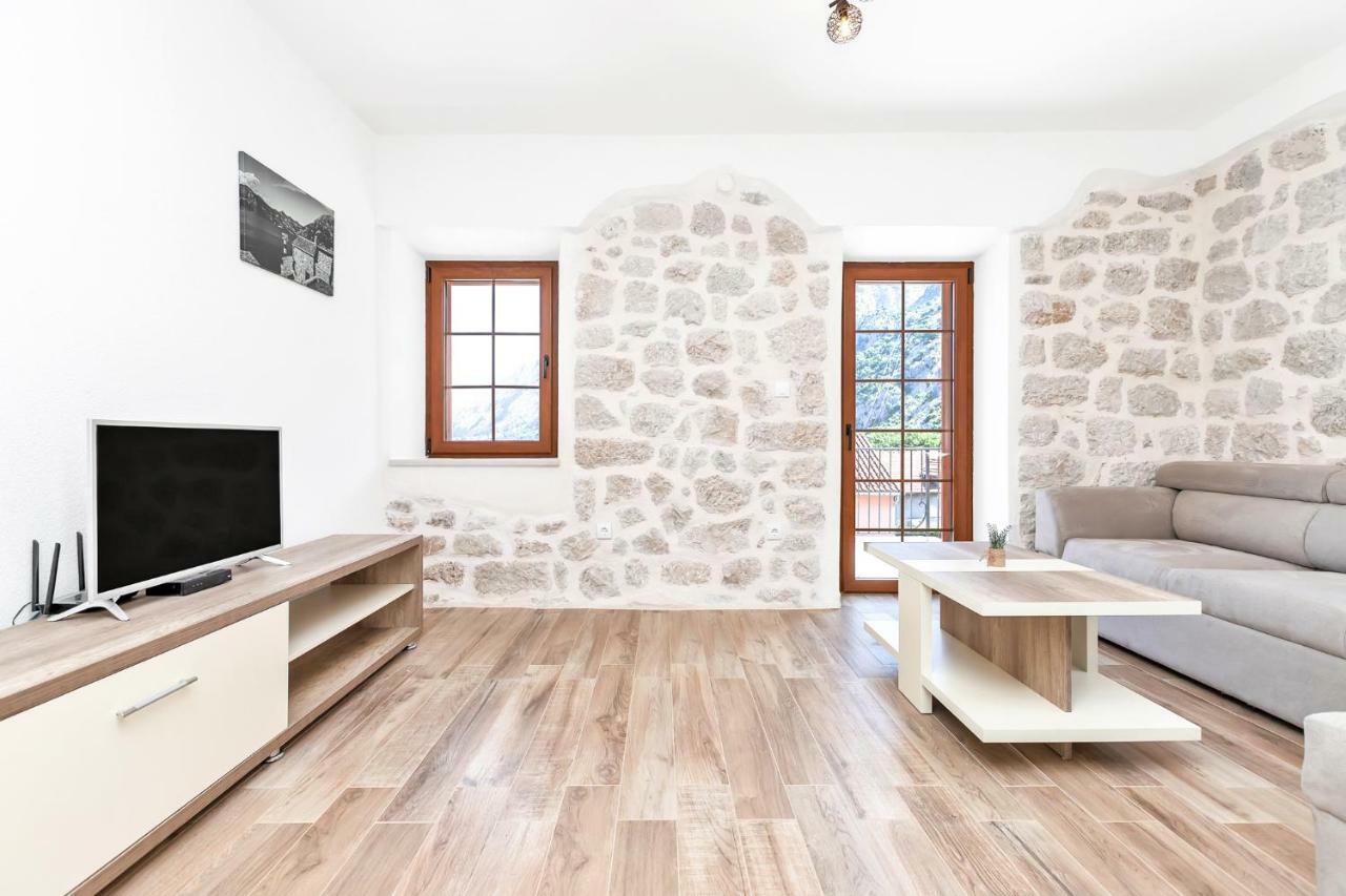 Apartments Mezini 11 Котор Екстер'єр фото