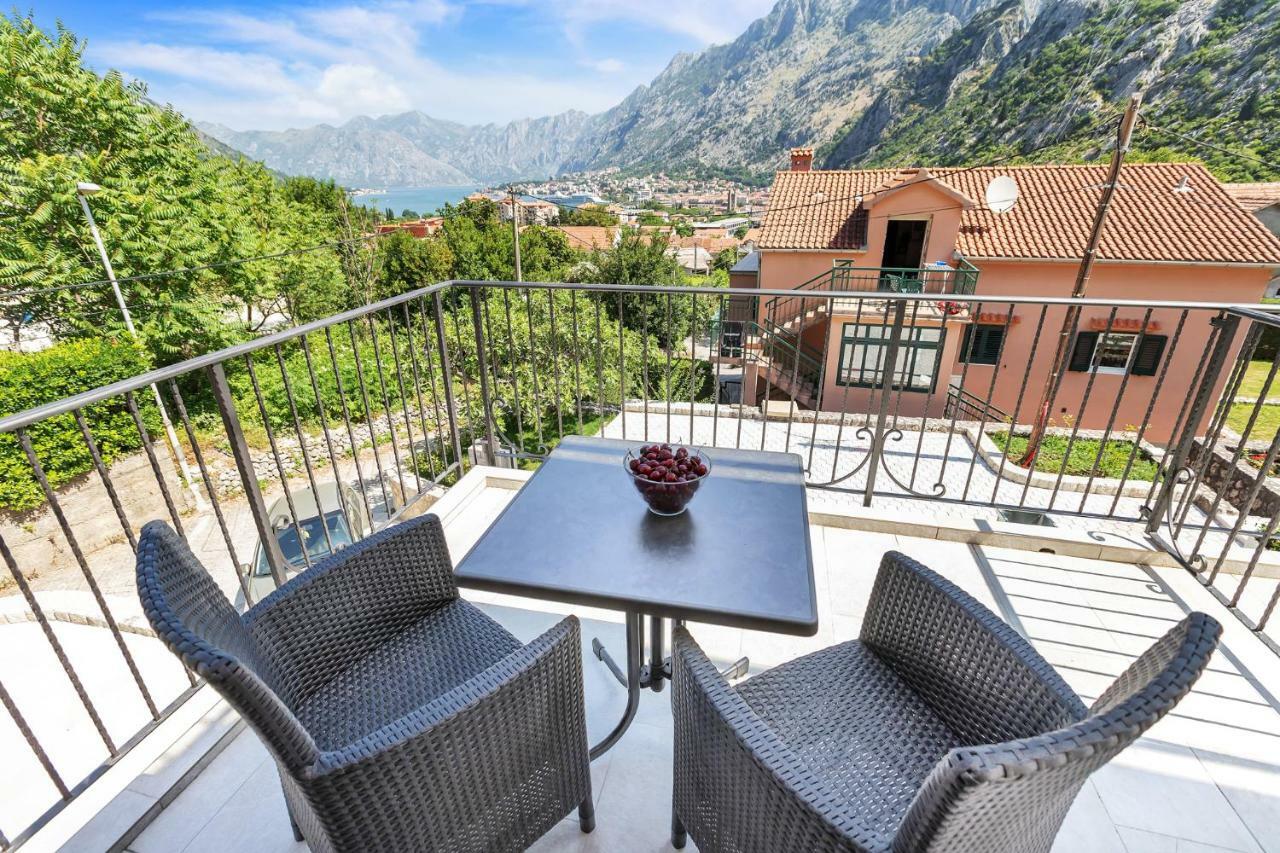 Apartments Mezini 11 Котор Екстер'єр фото